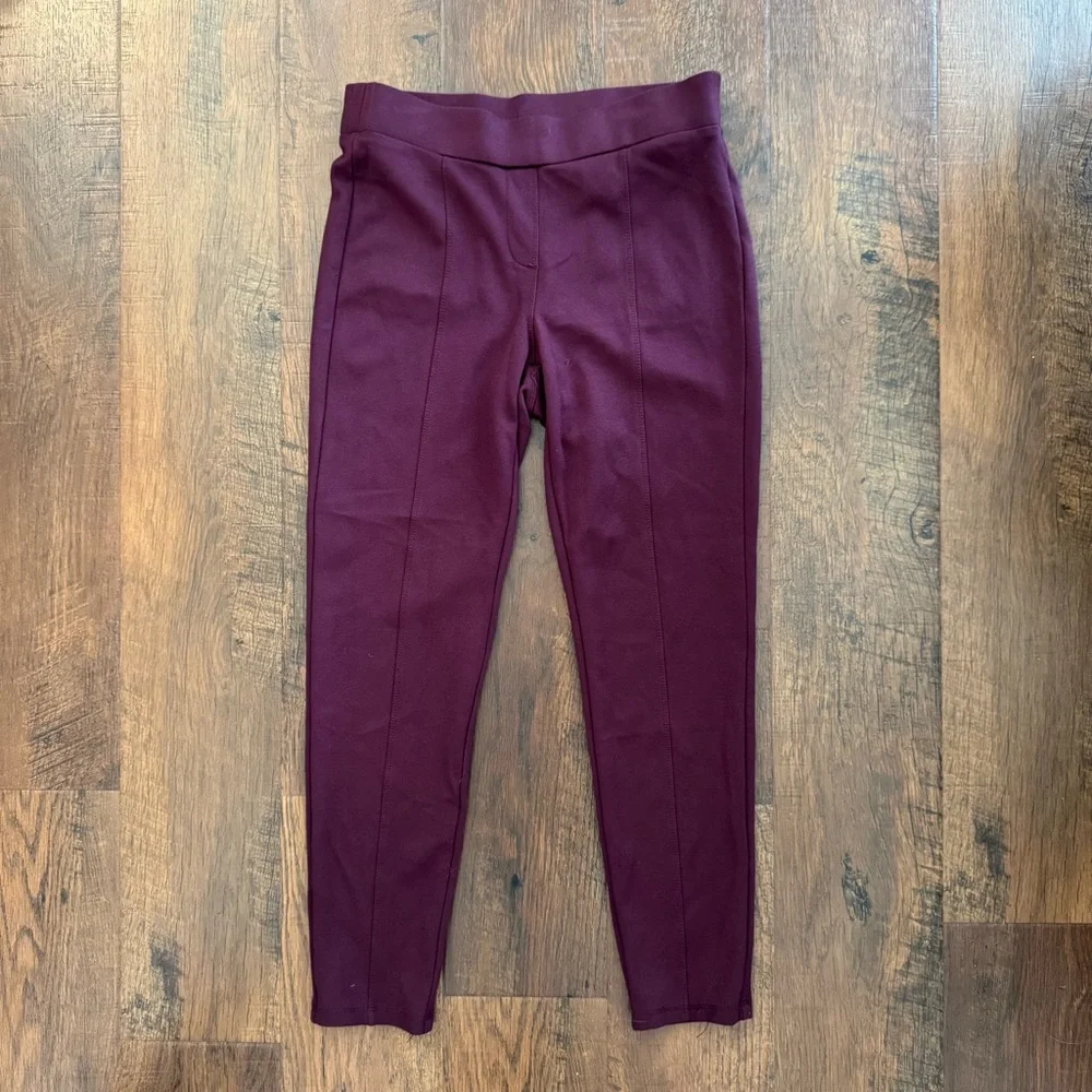 STYLE & CO burgundy pull on leggings, size M